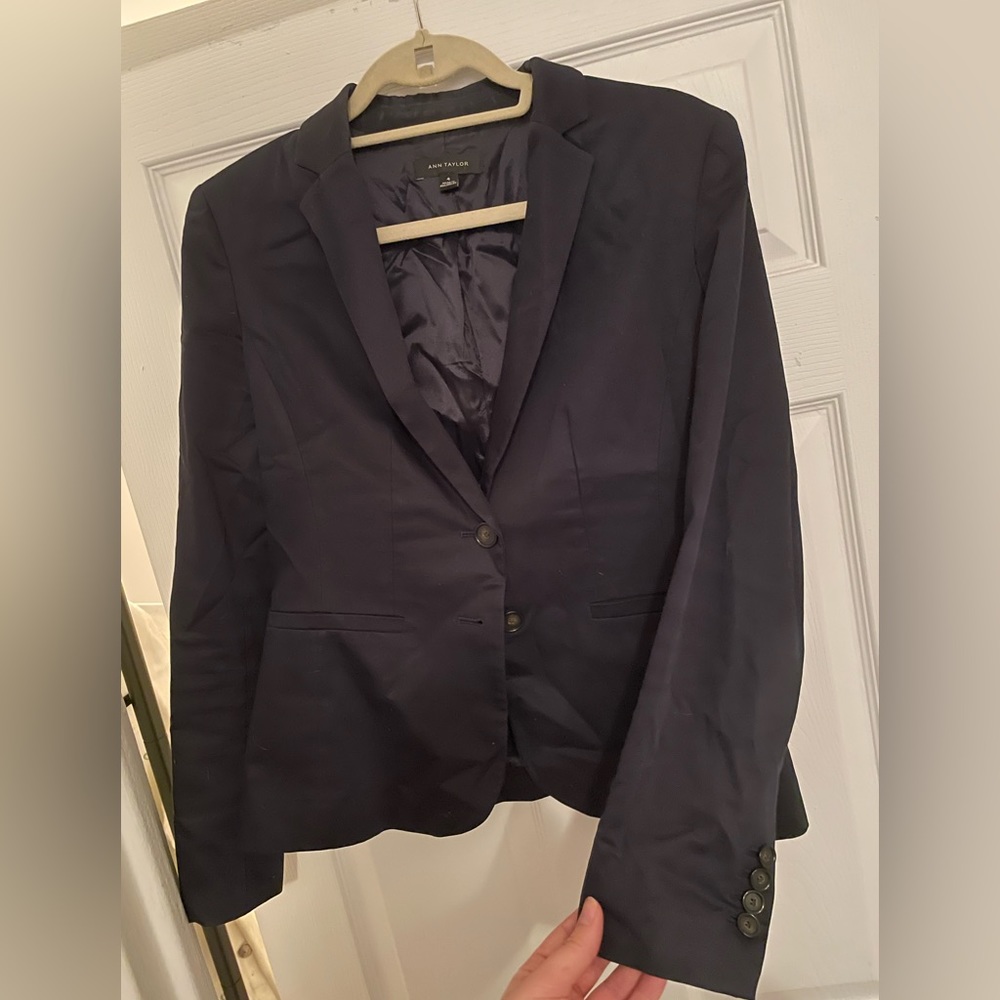 Ann taylor navy blazer size 4 - beautiful material with light sheen